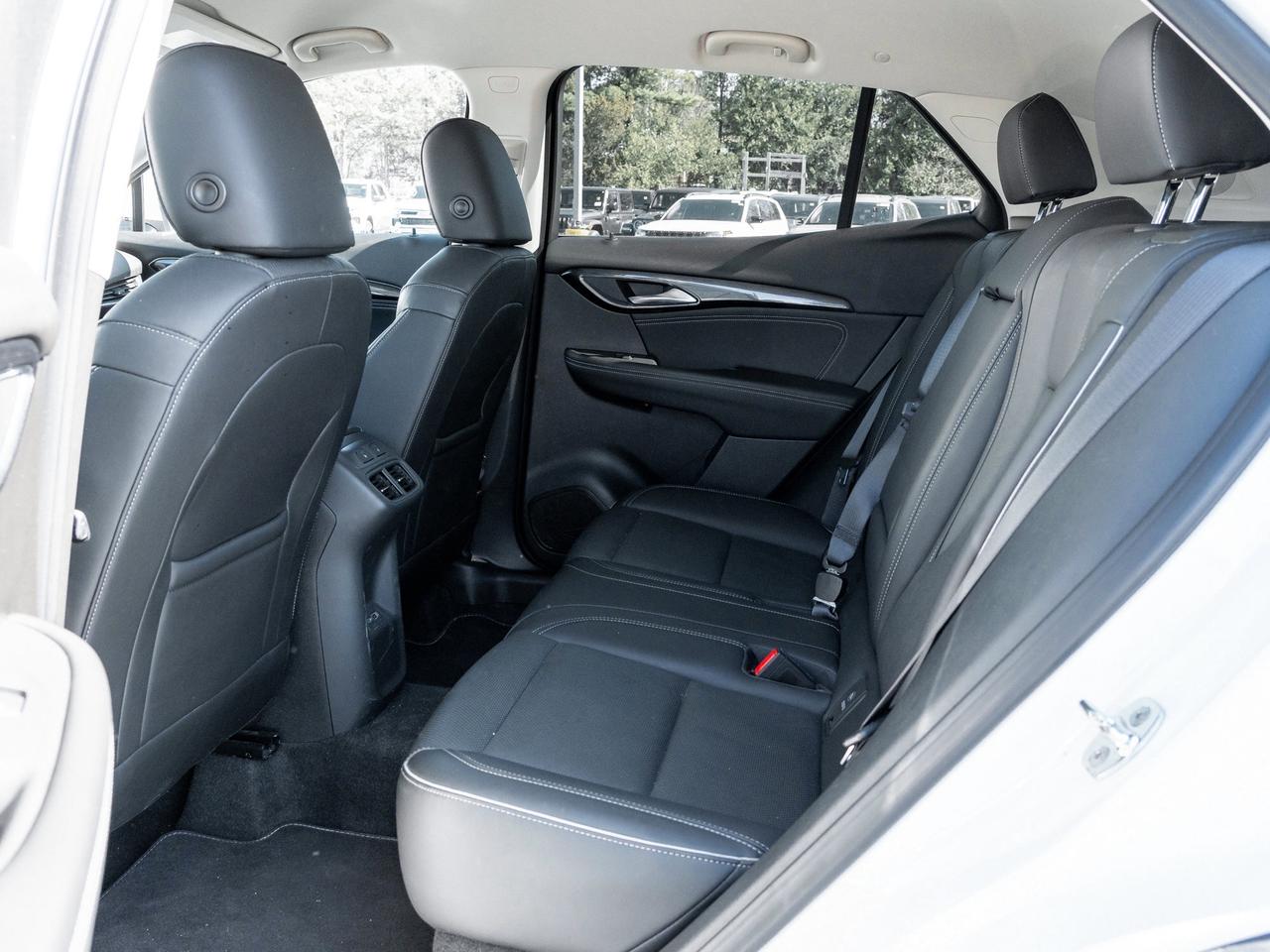 2023 Buick Envision AWD Essence   Clean Carfax   Heated Memory Seats Photo