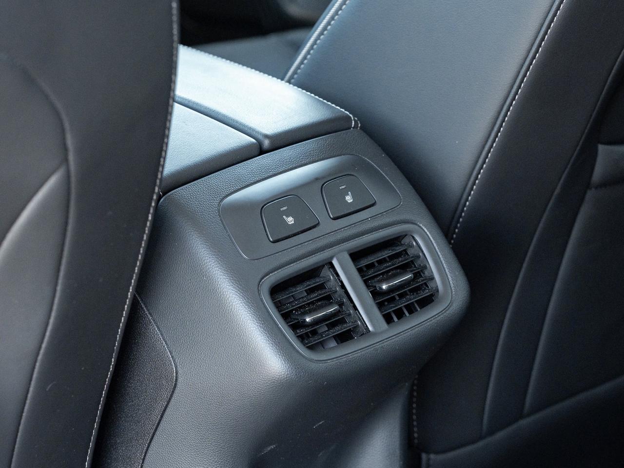 2023 Buick Envision AWD Essence   Clean Carfax   Heated Memory Seats Photo