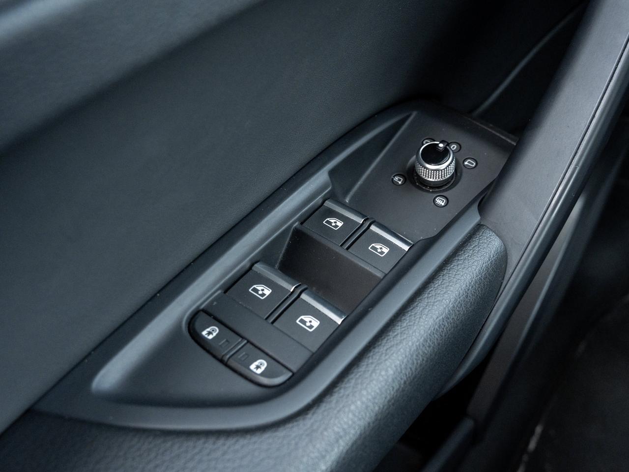 2023 Audi Q5 4WD Komfort   Clean Carfax   Heated Seats Photo