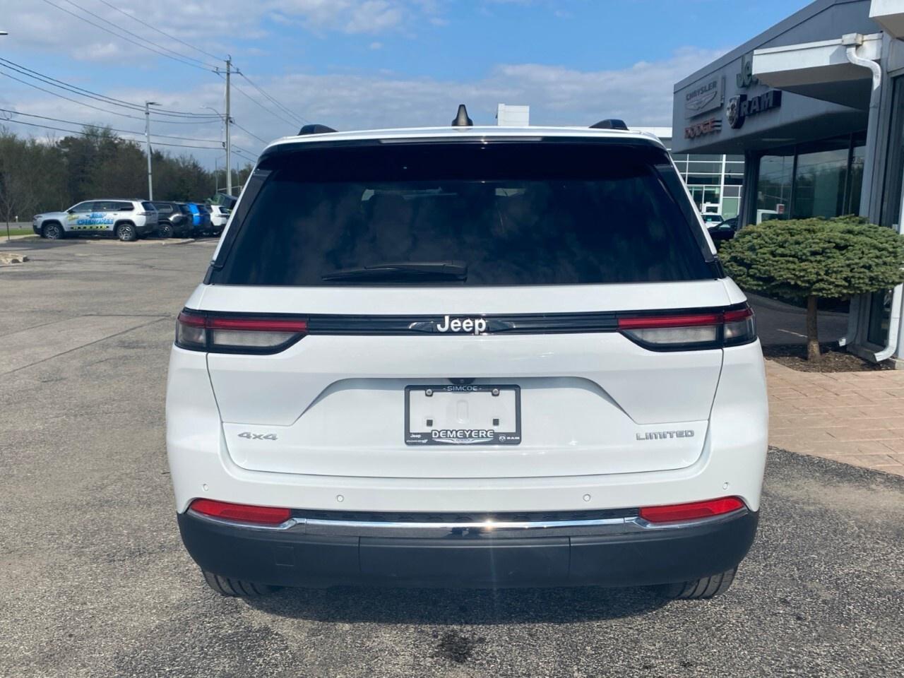 2024 Jeep Grand Cherokee LIMITED 4X4 Photo3