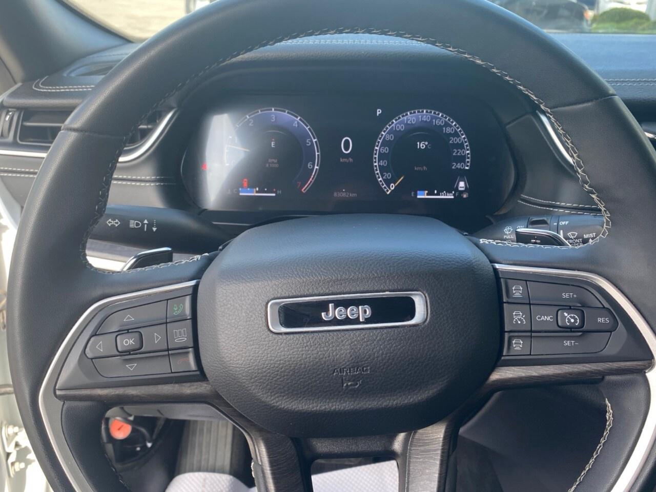2024 Jeep Grand Cherokee LIMITED 4X4 Photo