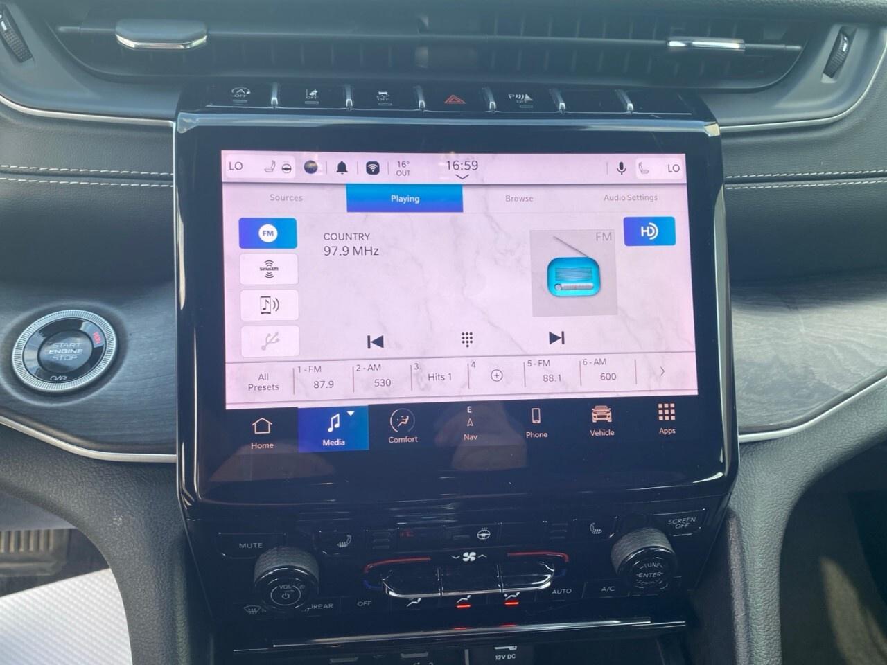 2024 Jeep Grand Cherokee LIMITED 4X4 Photo