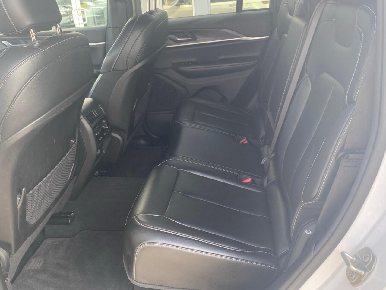2024 Jeep Grand Cherokee LIMITED 4X4 Photo