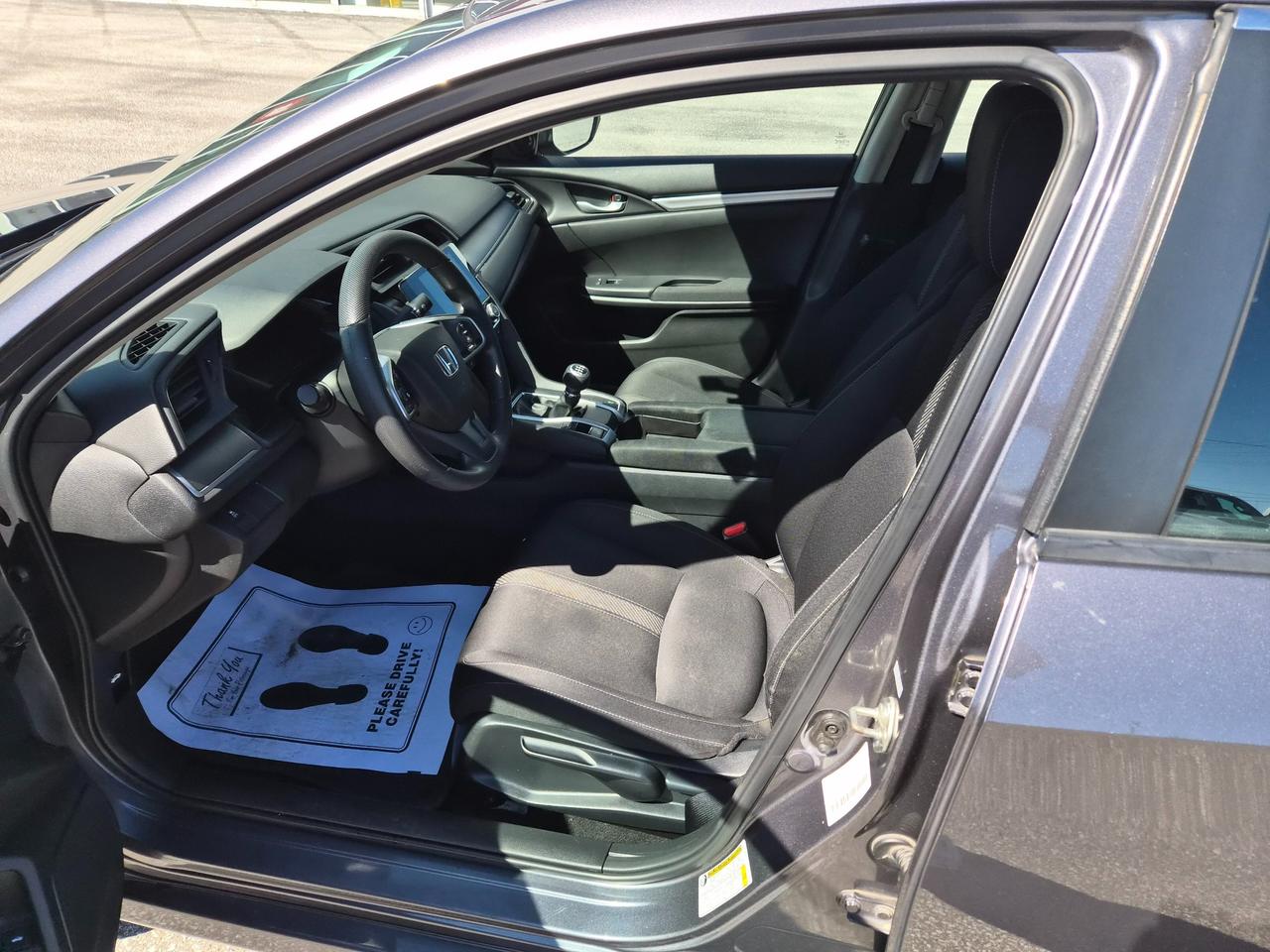 2017 Honda Civic LX (M6) 4dr Sedan Photo
