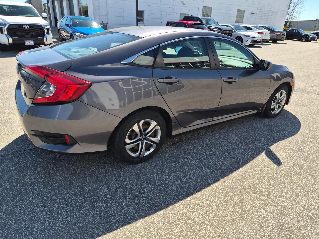 2017 Honda Civic LX (M6) 4dr Sedan Photo