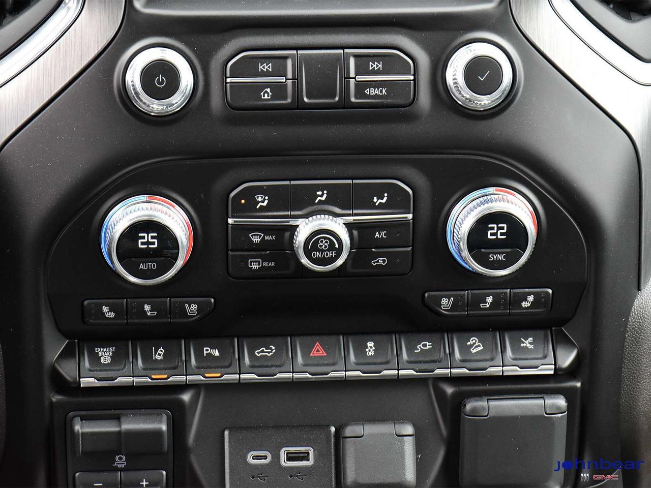 2023 GMC Sierra 3500HD Denali Photo