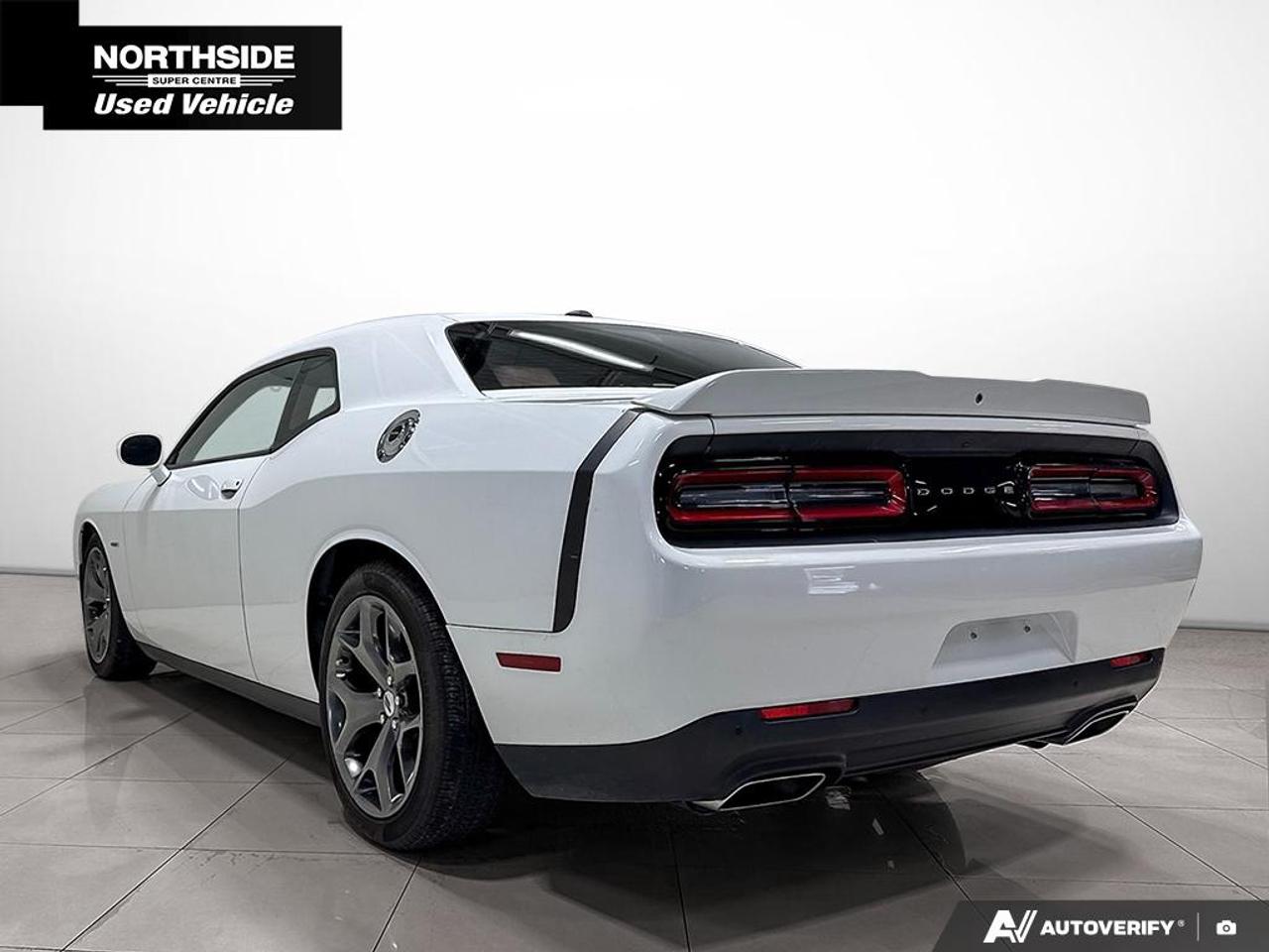 2017 Dodge Challenger R/T 2dr Rear-Wheel Drive Coupe Photo4