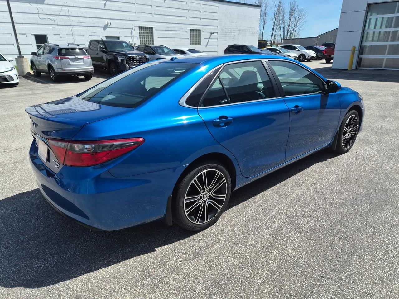 2016 Toyota Camry SE 4dr Sedan Photo