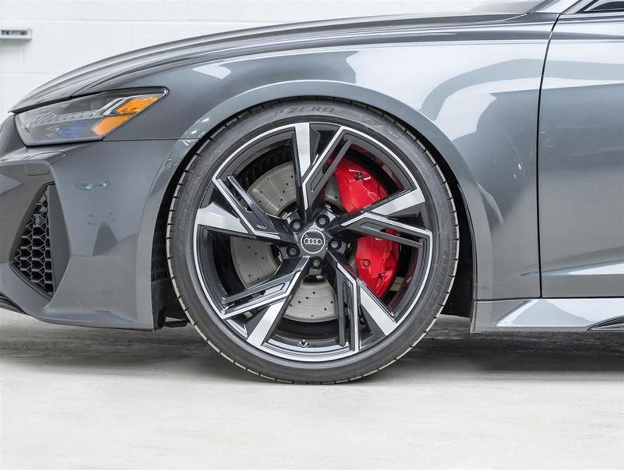 2022 Audi RS 6 Avant  Photo