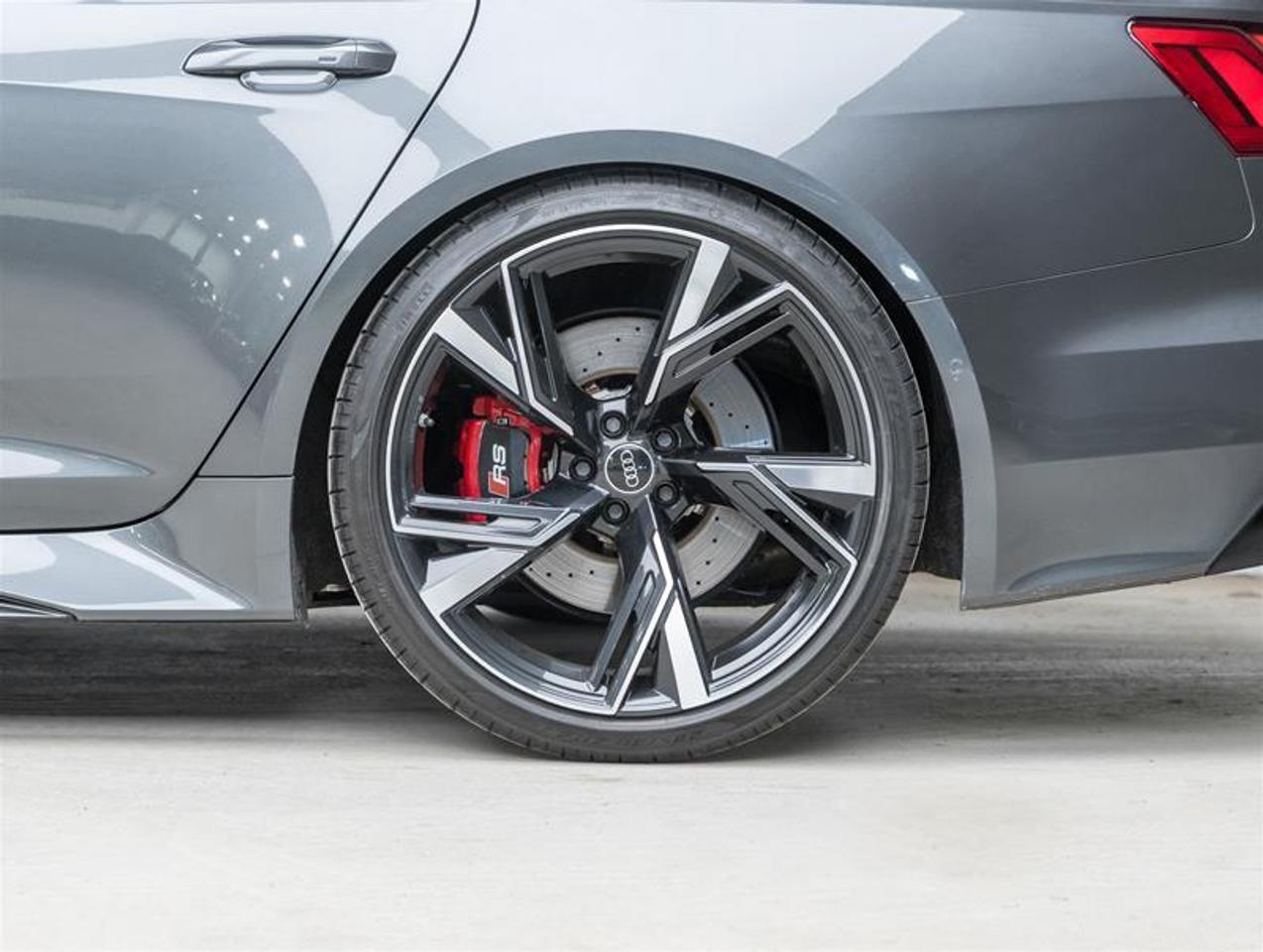 2022 Audi RS 6 Avant  Photo