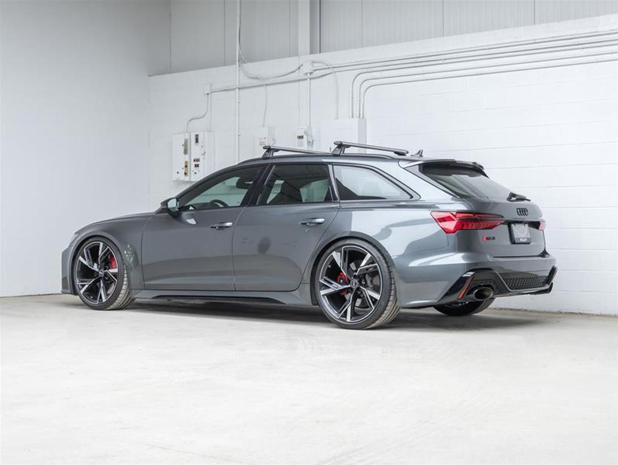 2022 Audi RS 6 Avant  Photo