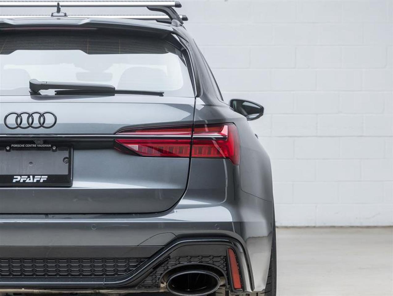 2022 Audi RS 6 Avant  Photo