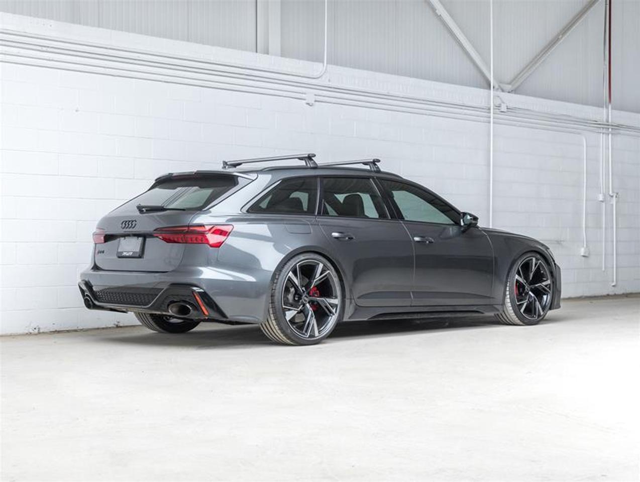2022 Audi RS 6 Avant  Photo