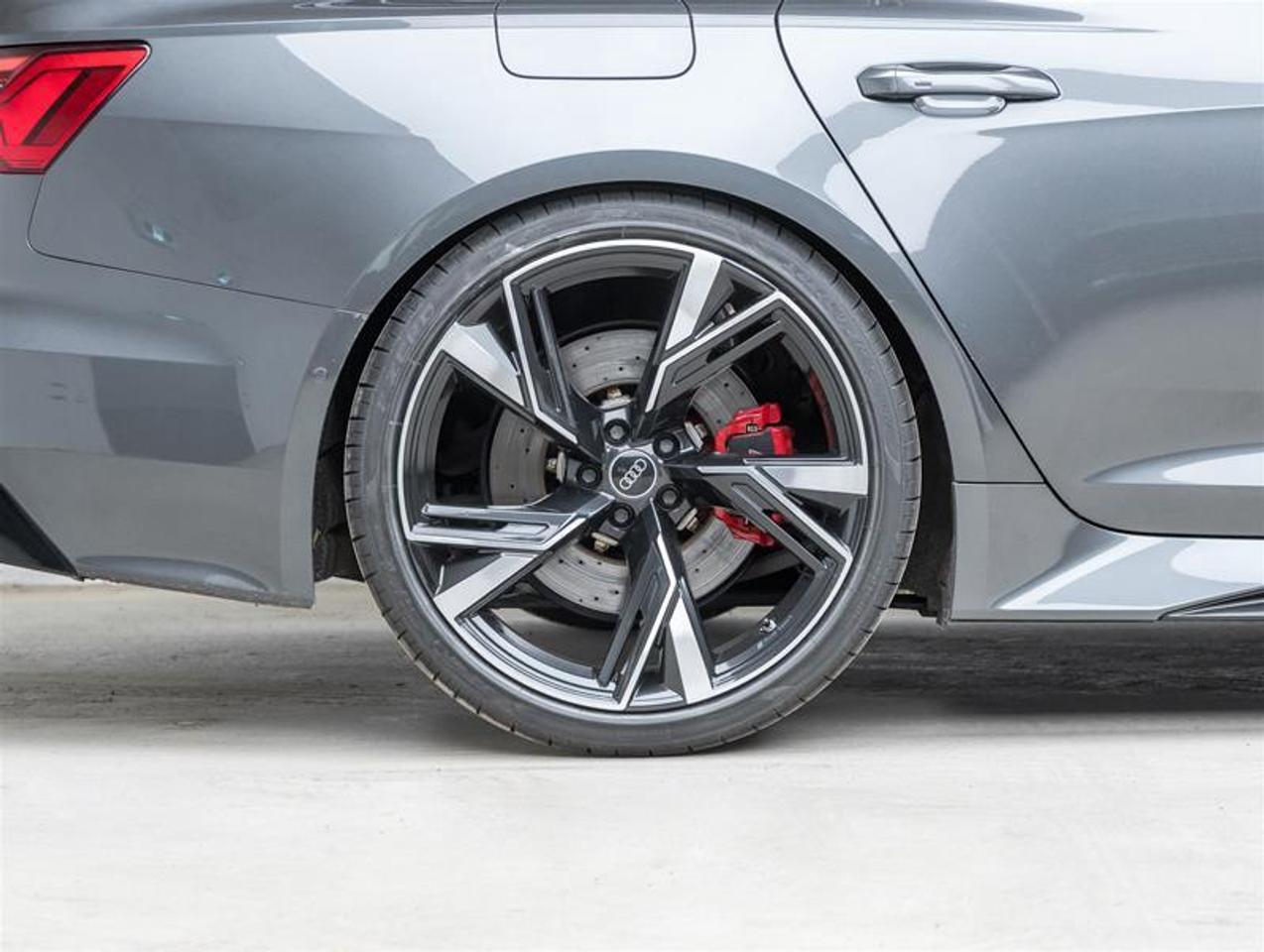 2022 Audi RS 6 Avant  Photo