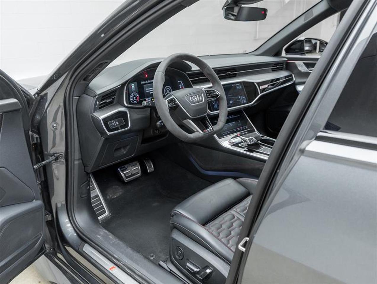 2022 Audi RS 6 Avant  Photo