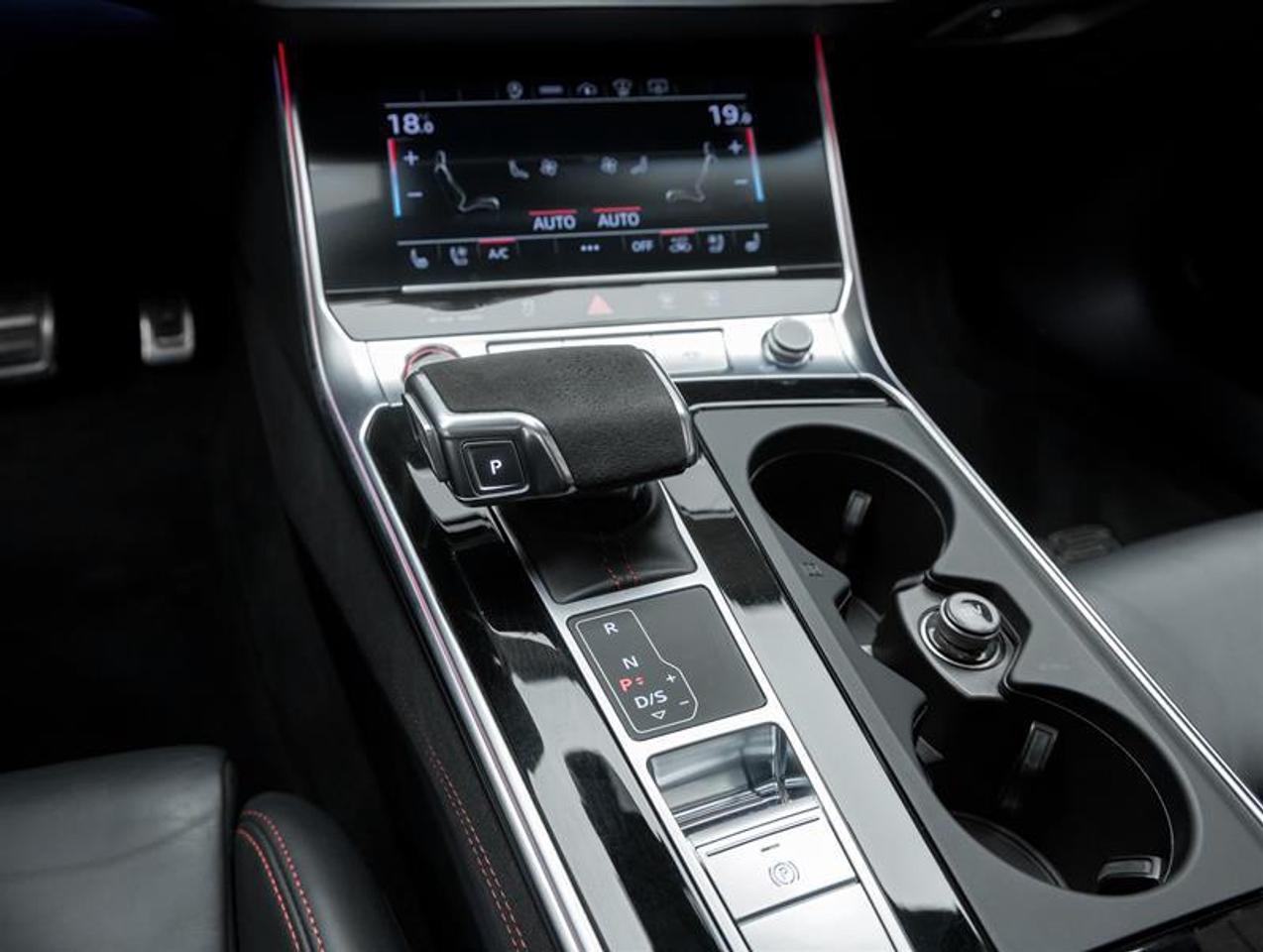 2022 Audi RS 6 Avant  Photo