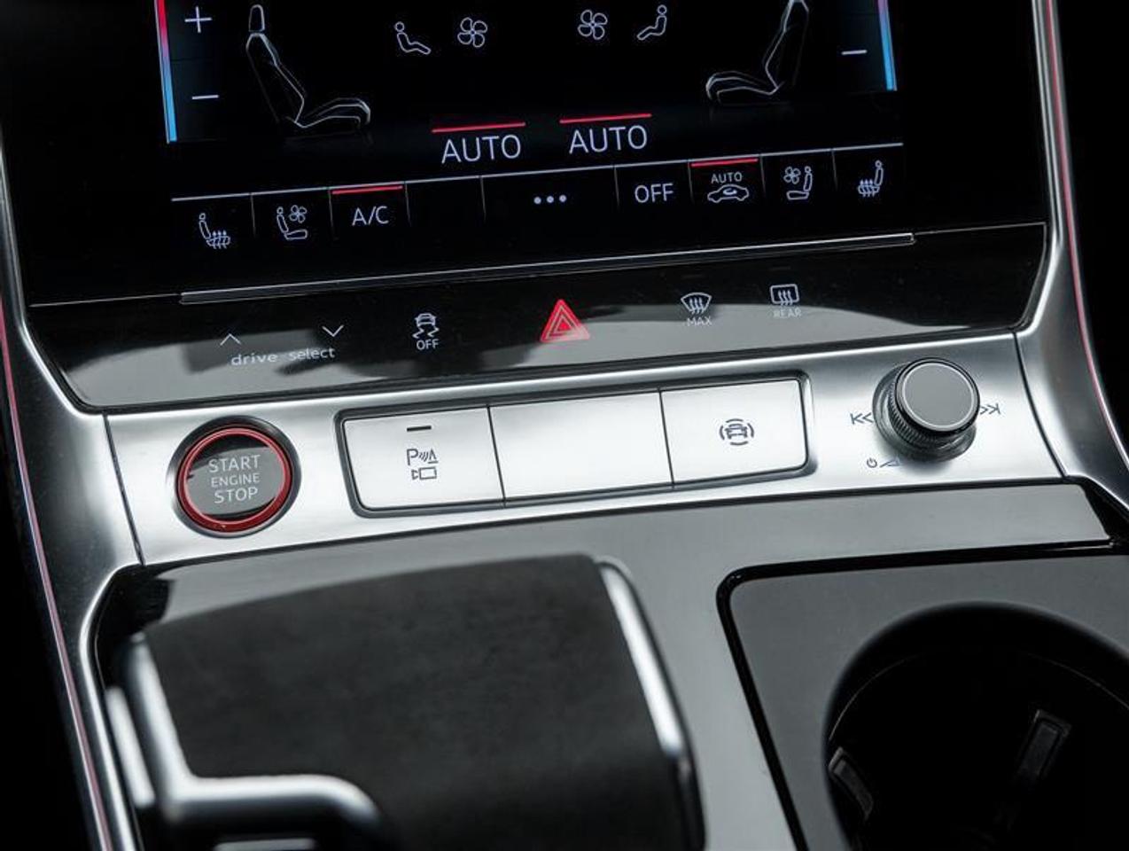 2022 Audi RS 6 Avant  Photo