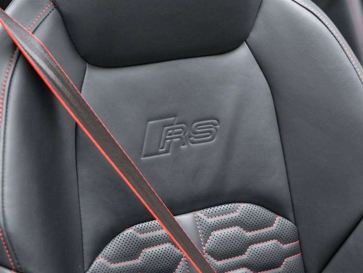 2022 Audi RS 6 Avant  Photo