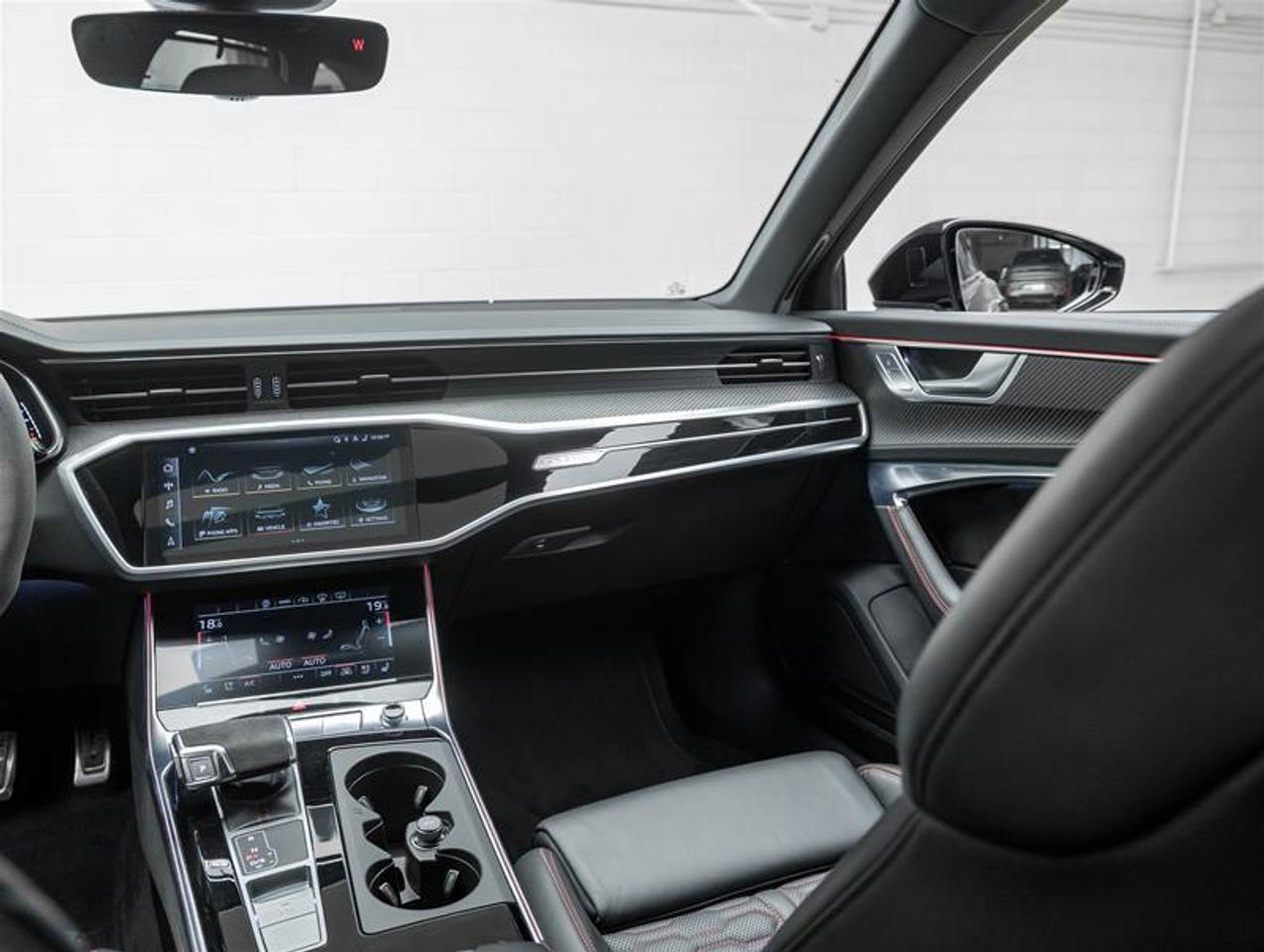 2022 Audi RS 6 Avant  Photo