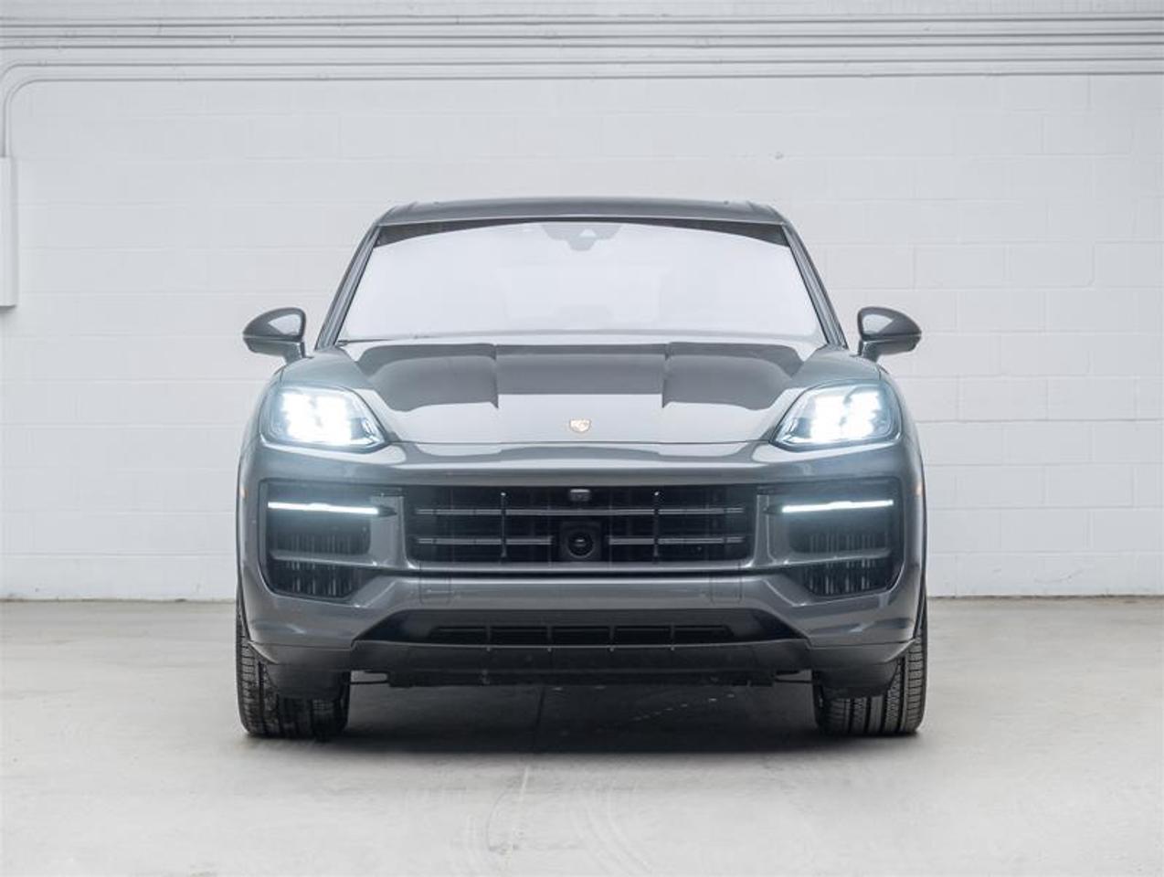 2025 Porsche Cayenne  Photo