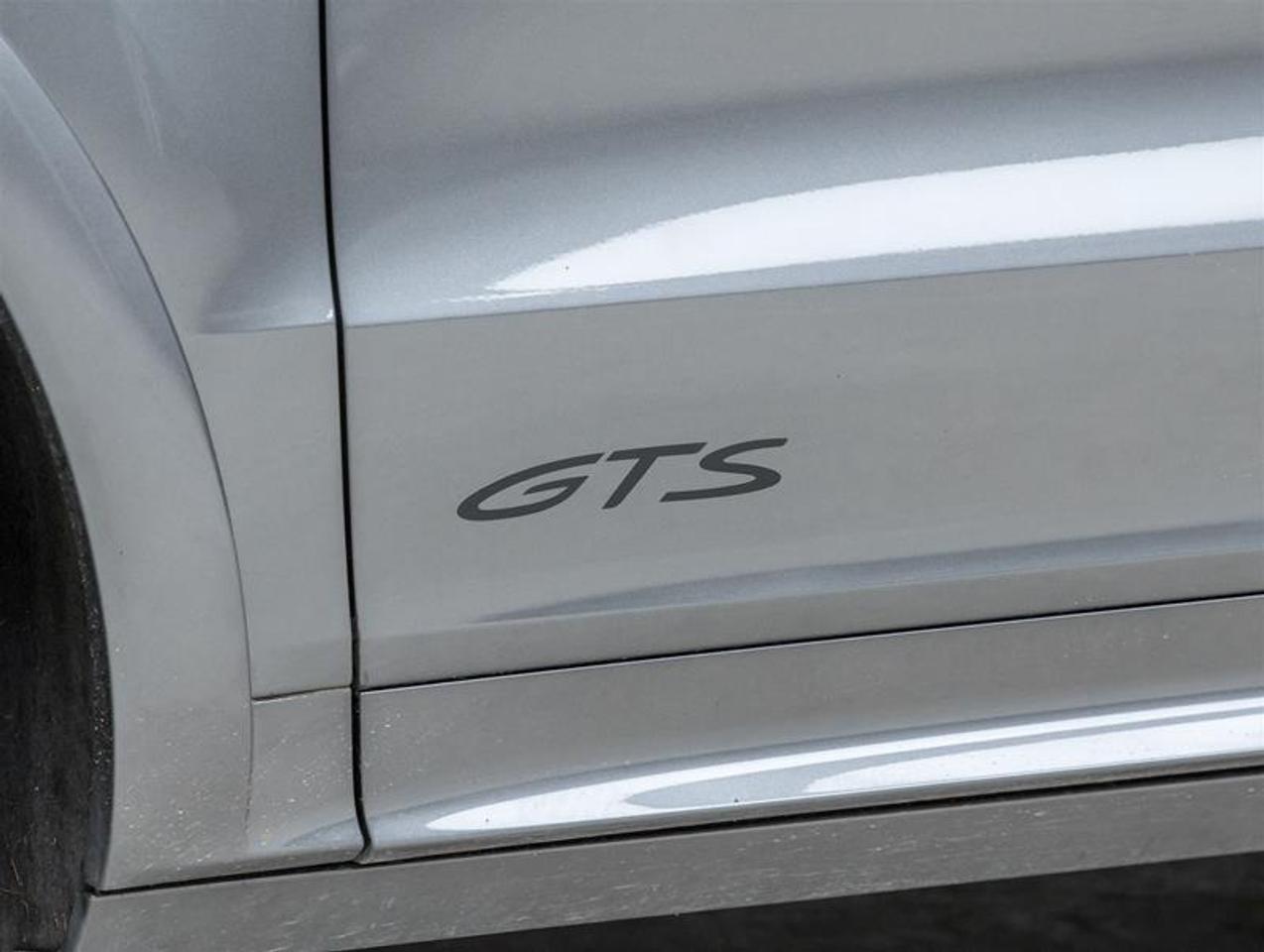 2025 Porsche Cayenne  Photo