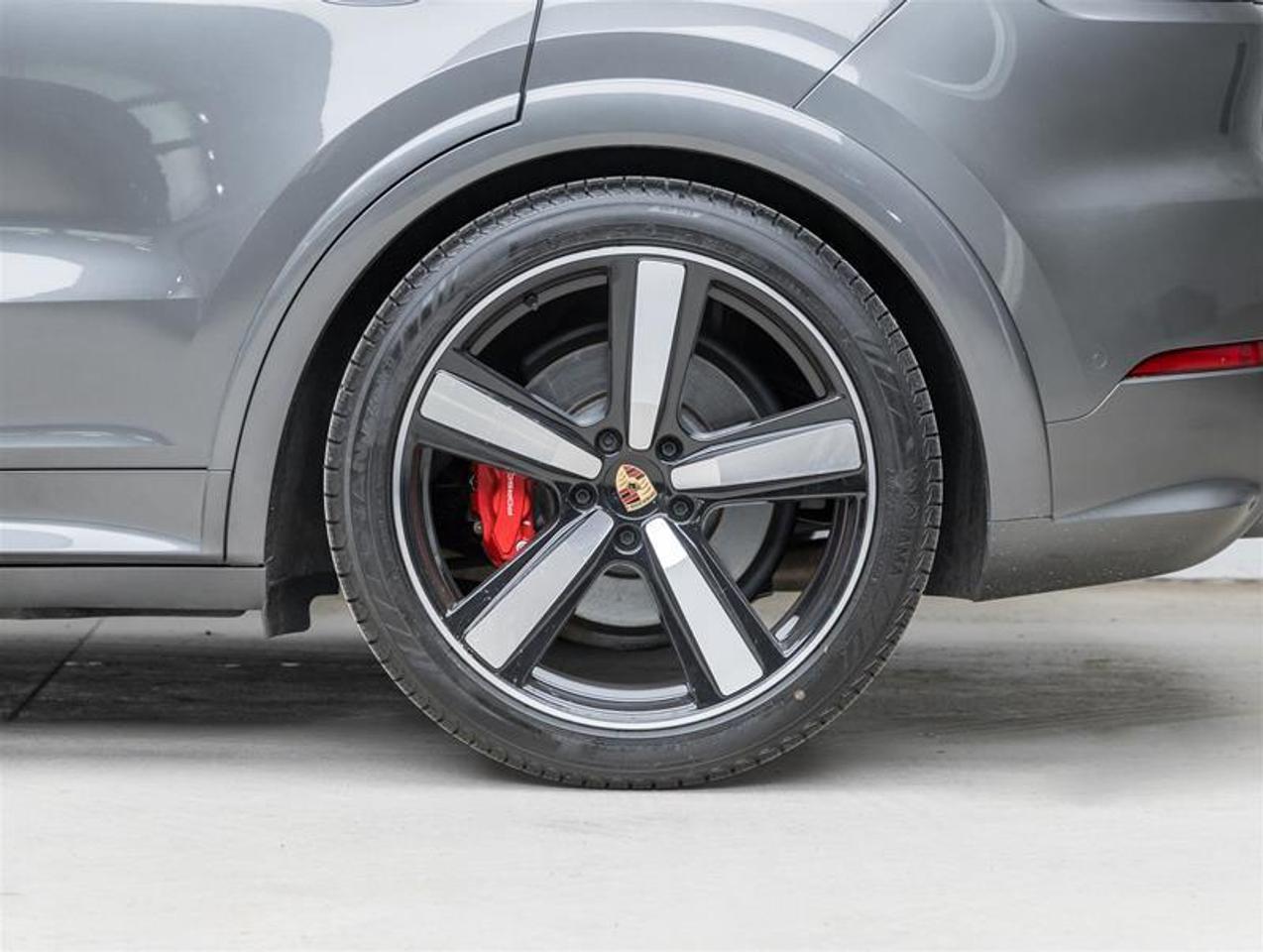 2025 Porsche Cayenne  Photo