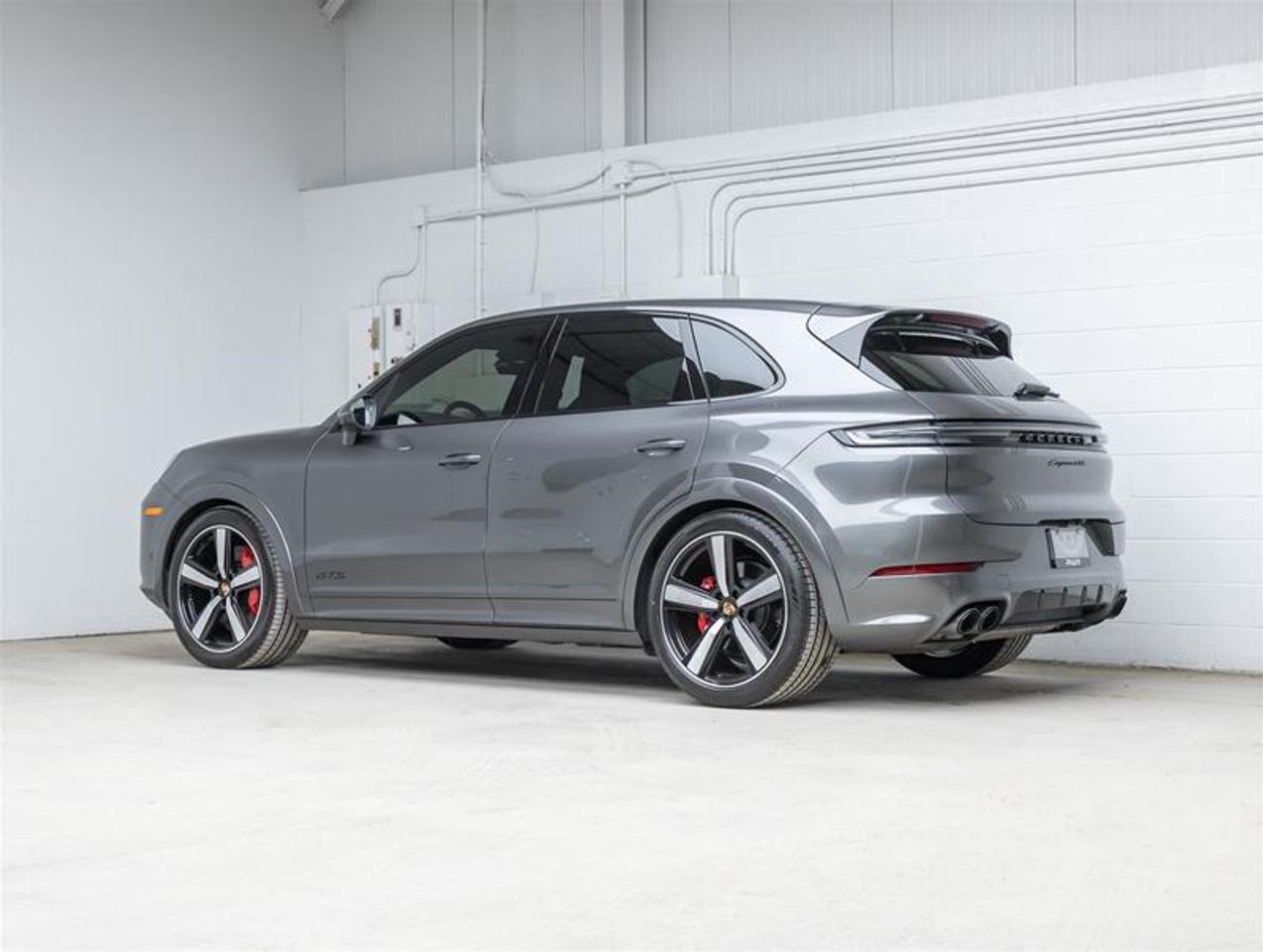 2025 Porsche Cayenne  Photo