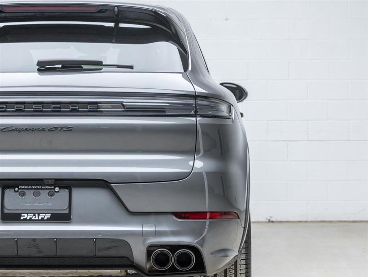 2025 Porsche Cayenne  Photo