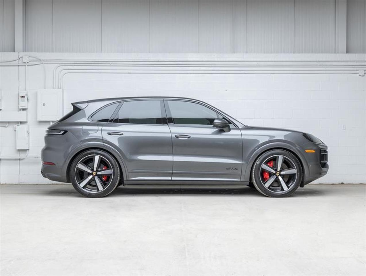 2025 Porsche Cayenne  Photo