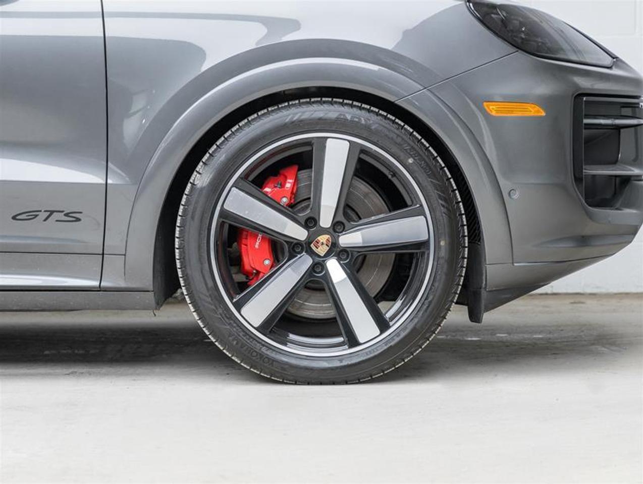 2025 Porsche Cayenne  Photo