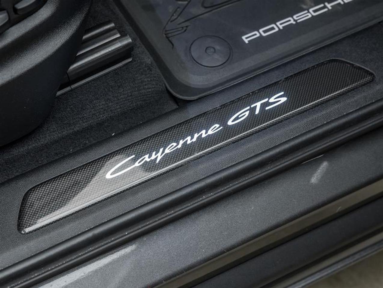 2025 Porsche Cayenne  Photo