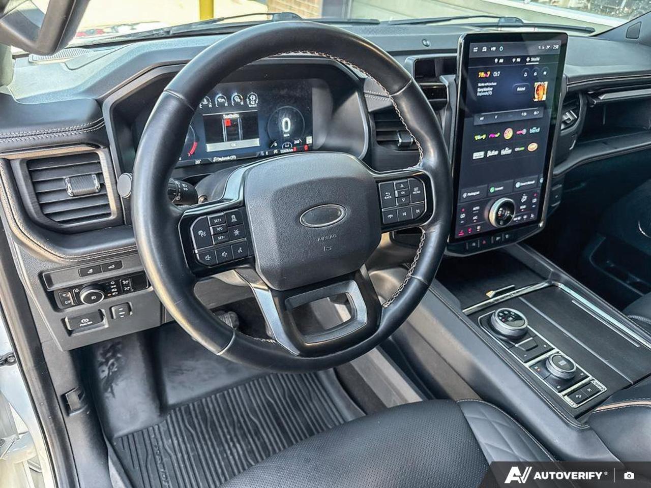 2023 Ford Expedition Platinum   LTHR   MOONROOF   HTD SEATS Photo