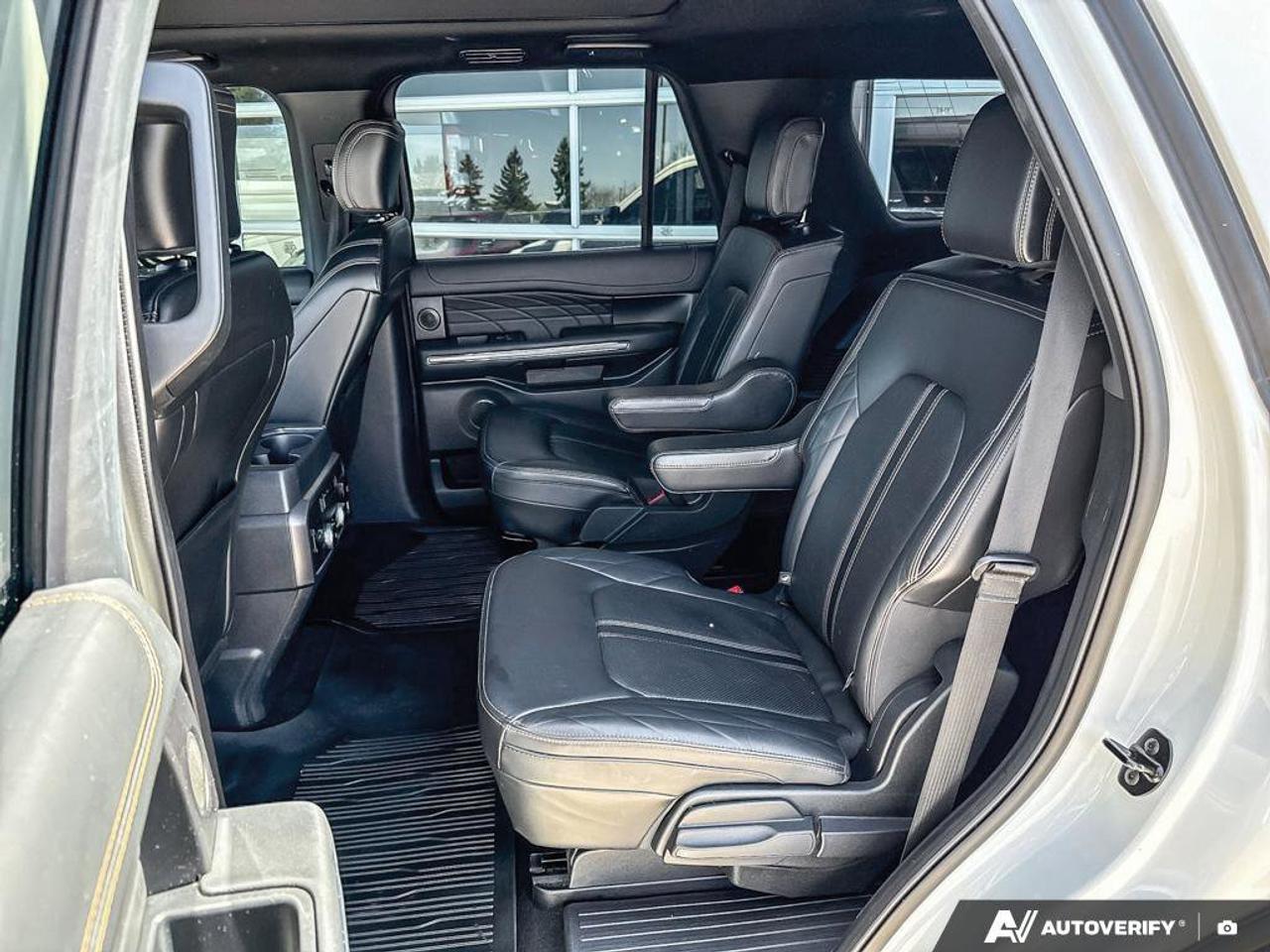 2023 Ford Expedition Platinum   LTHR   MOONROOF   HTD SEATS Photo
