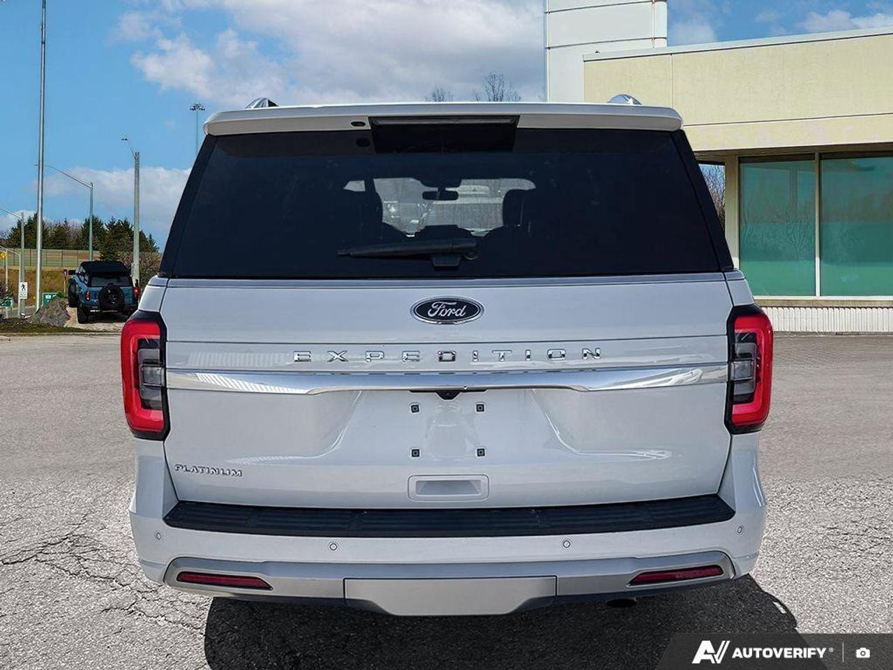 2023 Ford Expedition Platinum   LTHR   MOONROOF   HTD SEATS Photo