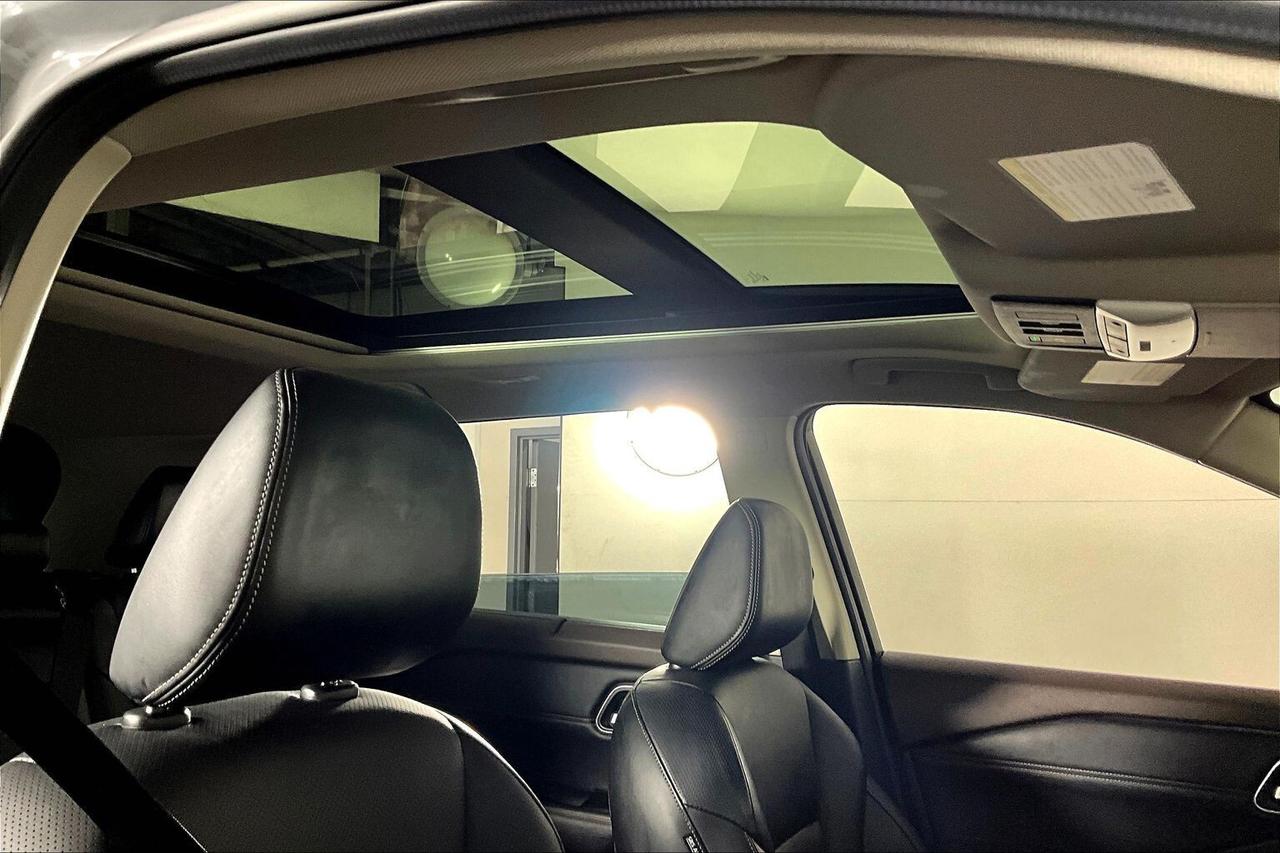 2021 Nissan Rogue AWD Platinum Photo