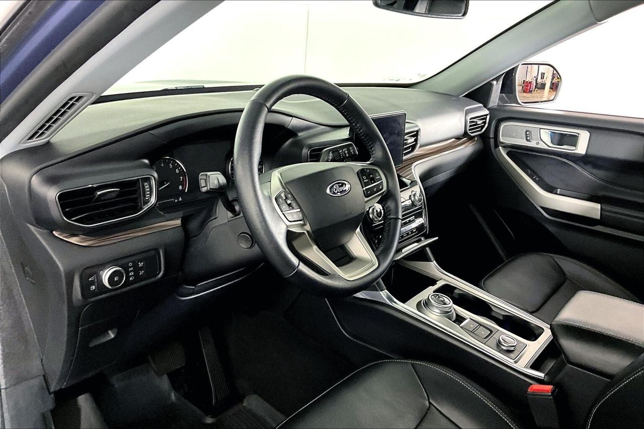 2021 Ford Explorer Limited 4WD Photo