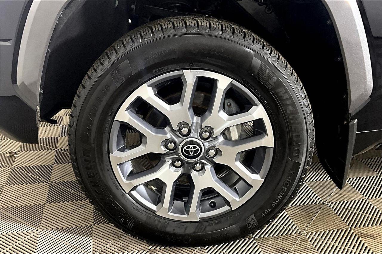 2024 Toyota Tundra 4x4 Crewmax Platinum Hybrid Photo