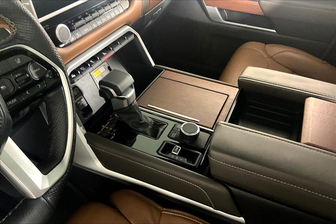 2024 Toyota Tundra 4x4 Crewmax Platinum Hybrid Photo