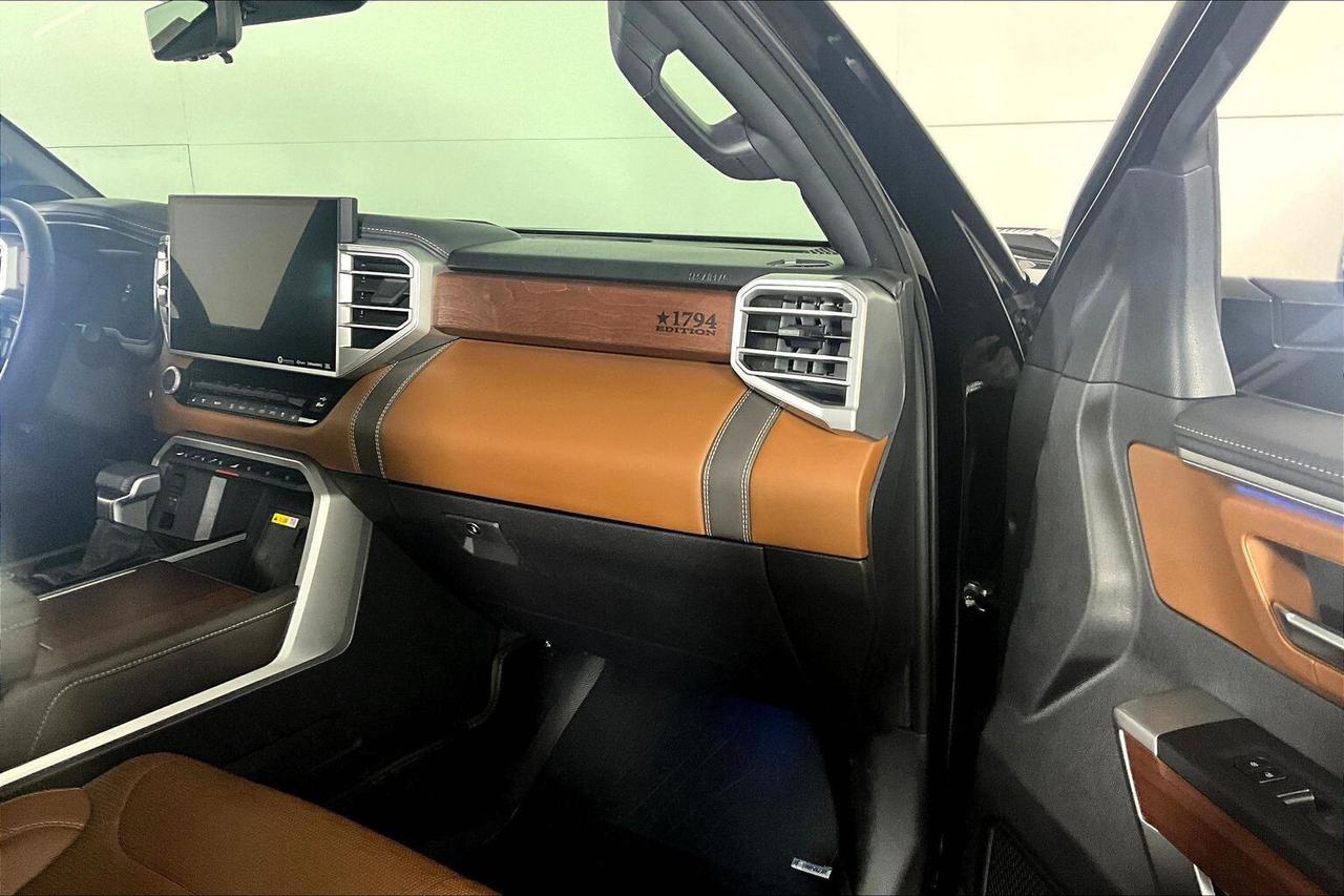 2024 Toyota Tundra 4x4 Crewmax Platinum Hybrid Photo