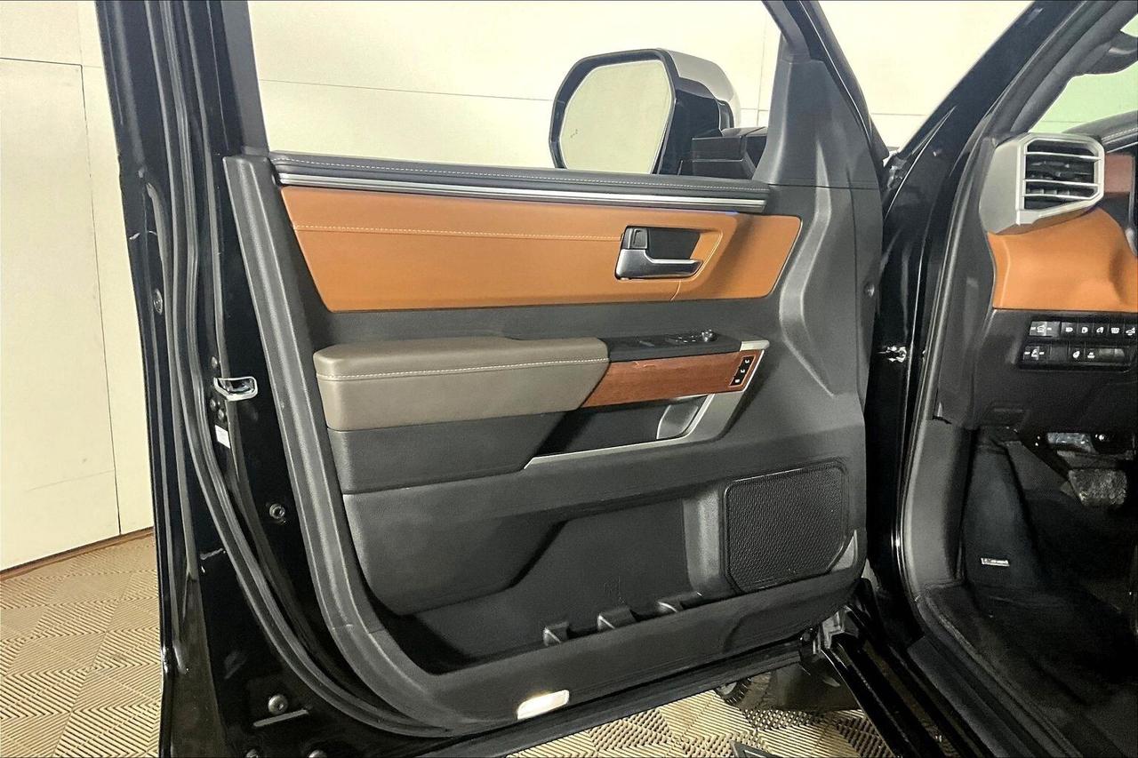 2024 Toyota Tundra 4x4 Crewmax Platinum Hybrid Photo