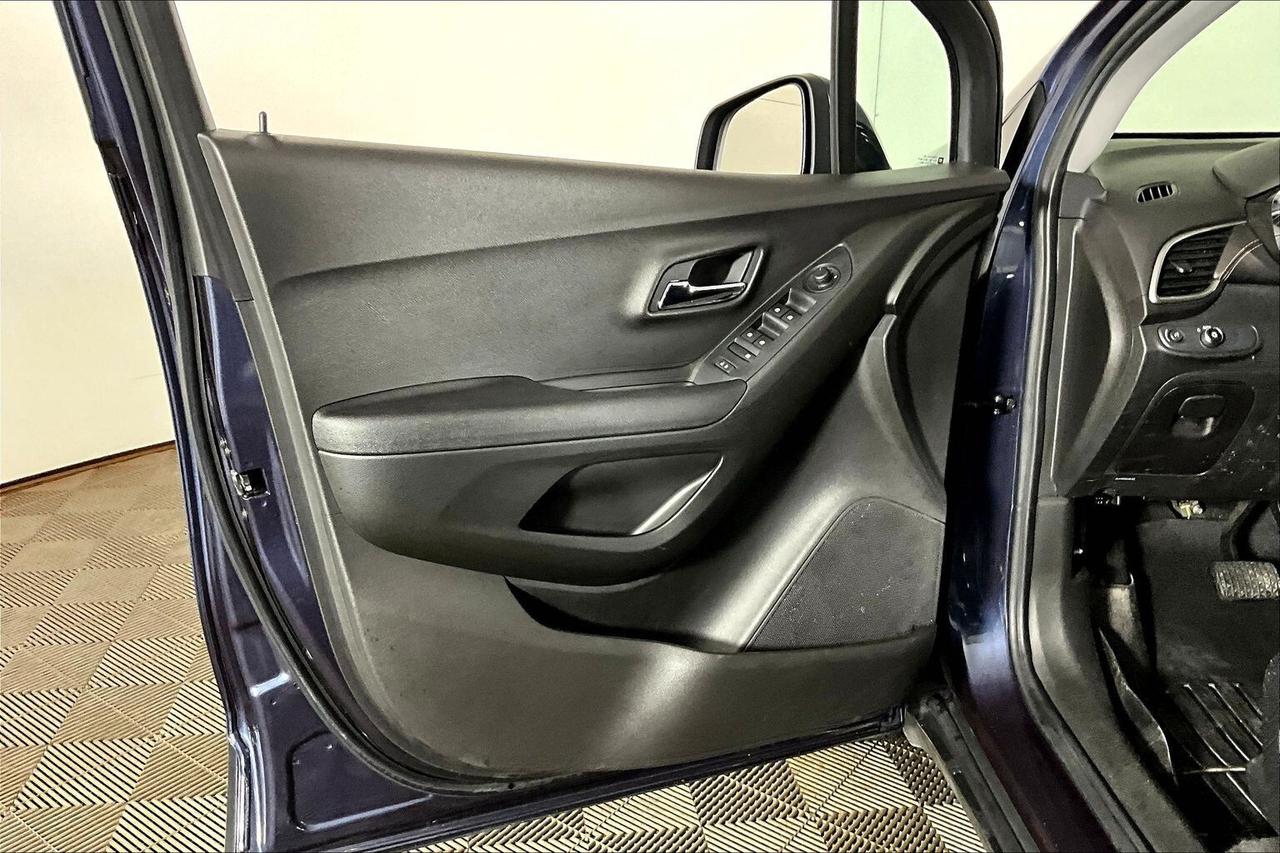 2018 Chevrolet Trax AWD 4dr LT Photo