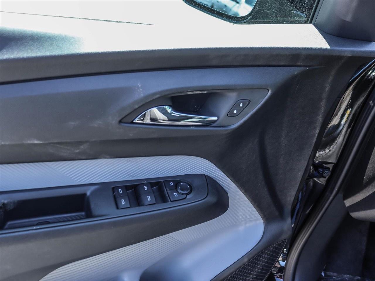 2027 Chevrolet Bolt FWD 4dr LT Photo