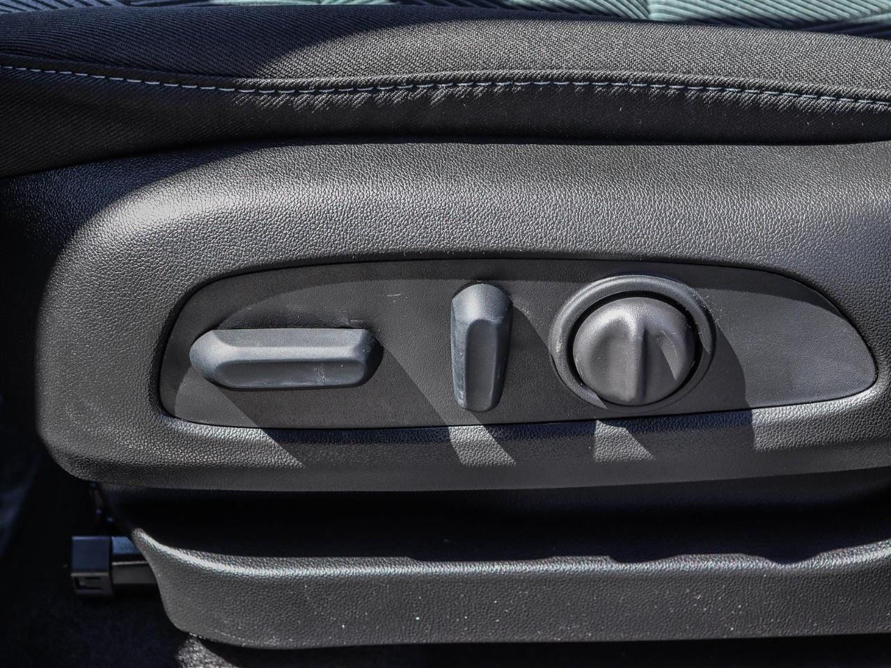 2027 Chevrolet Bolt FWD 4dr LT Photo