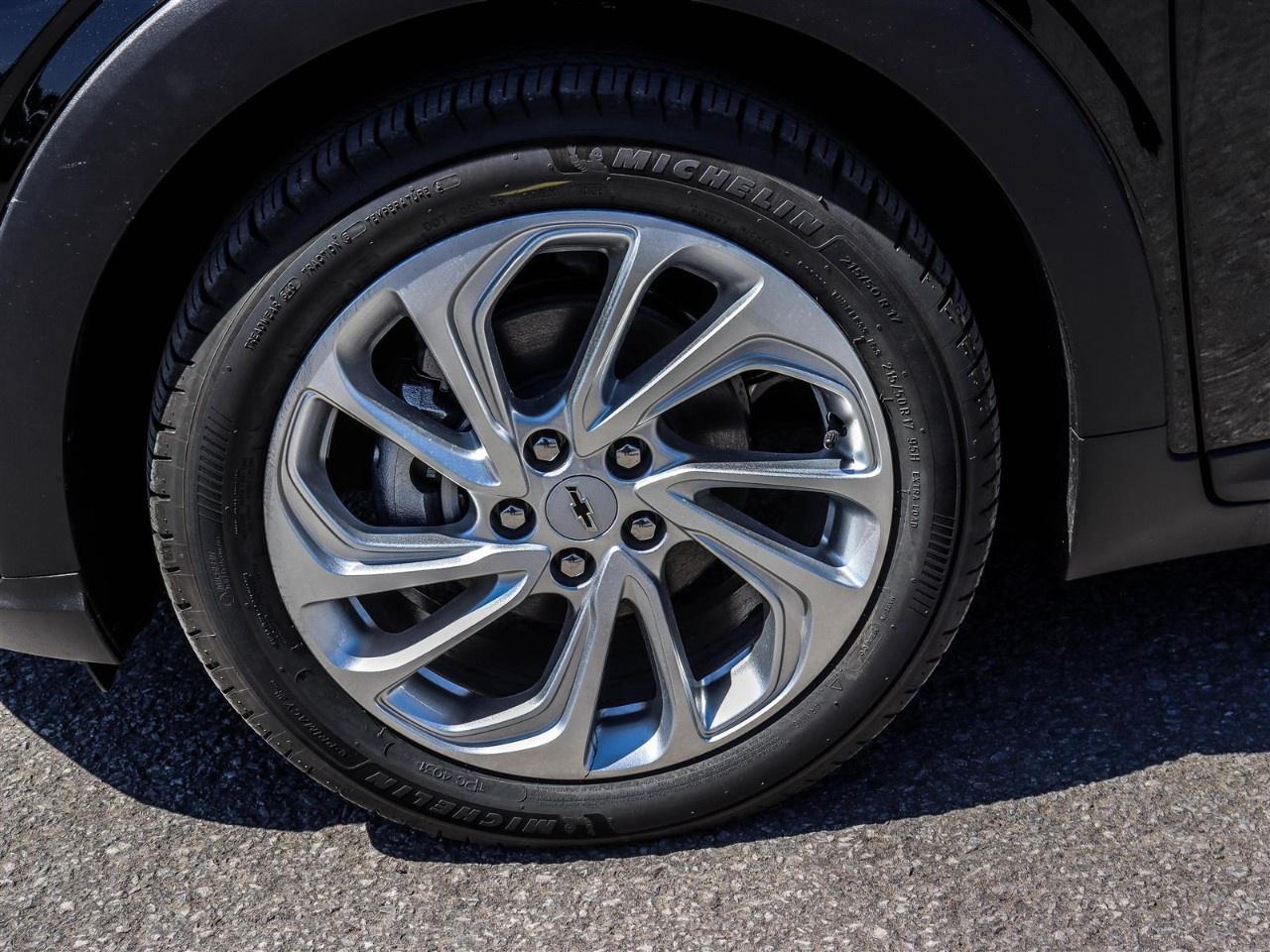 2027 Chevrolet Bolt FWD 4dr LT Photo