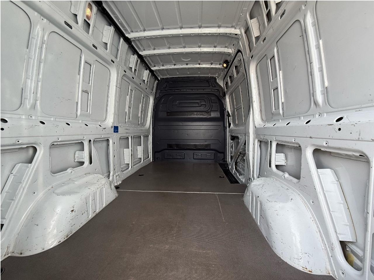 2022 Mercedes-Benz Sprinter Cargo Van 2500 V6 144 WheelBase Low KMs Certified Warranty Photo4