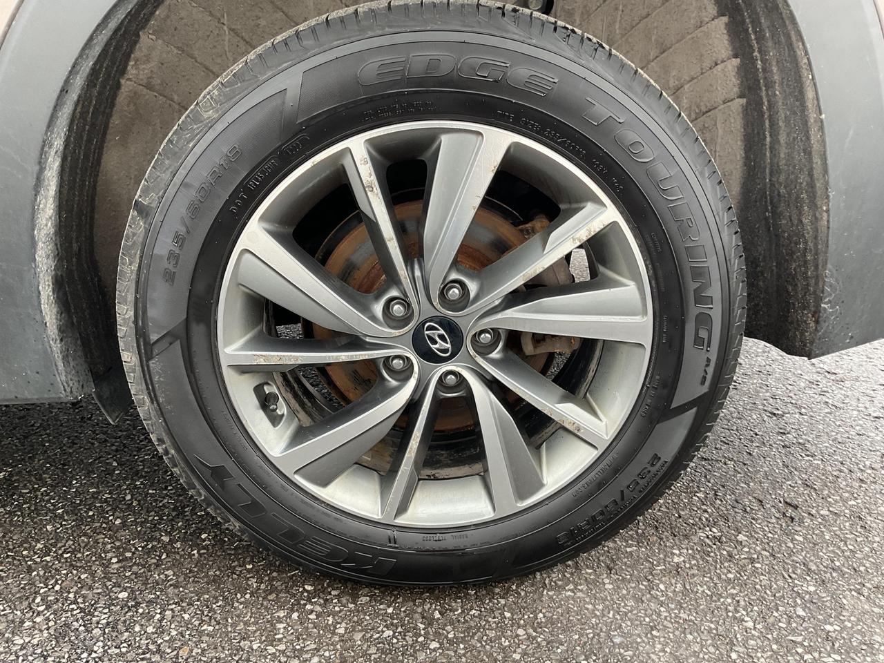 2020 Hyundai Santa Fe  Photo4