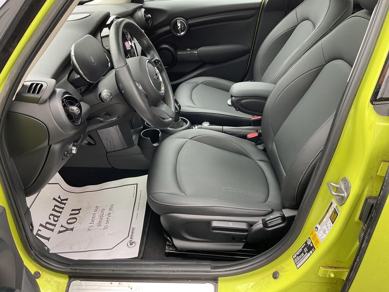 2023 MINI 5 Door Cooper 4dr Hatchback Photo
