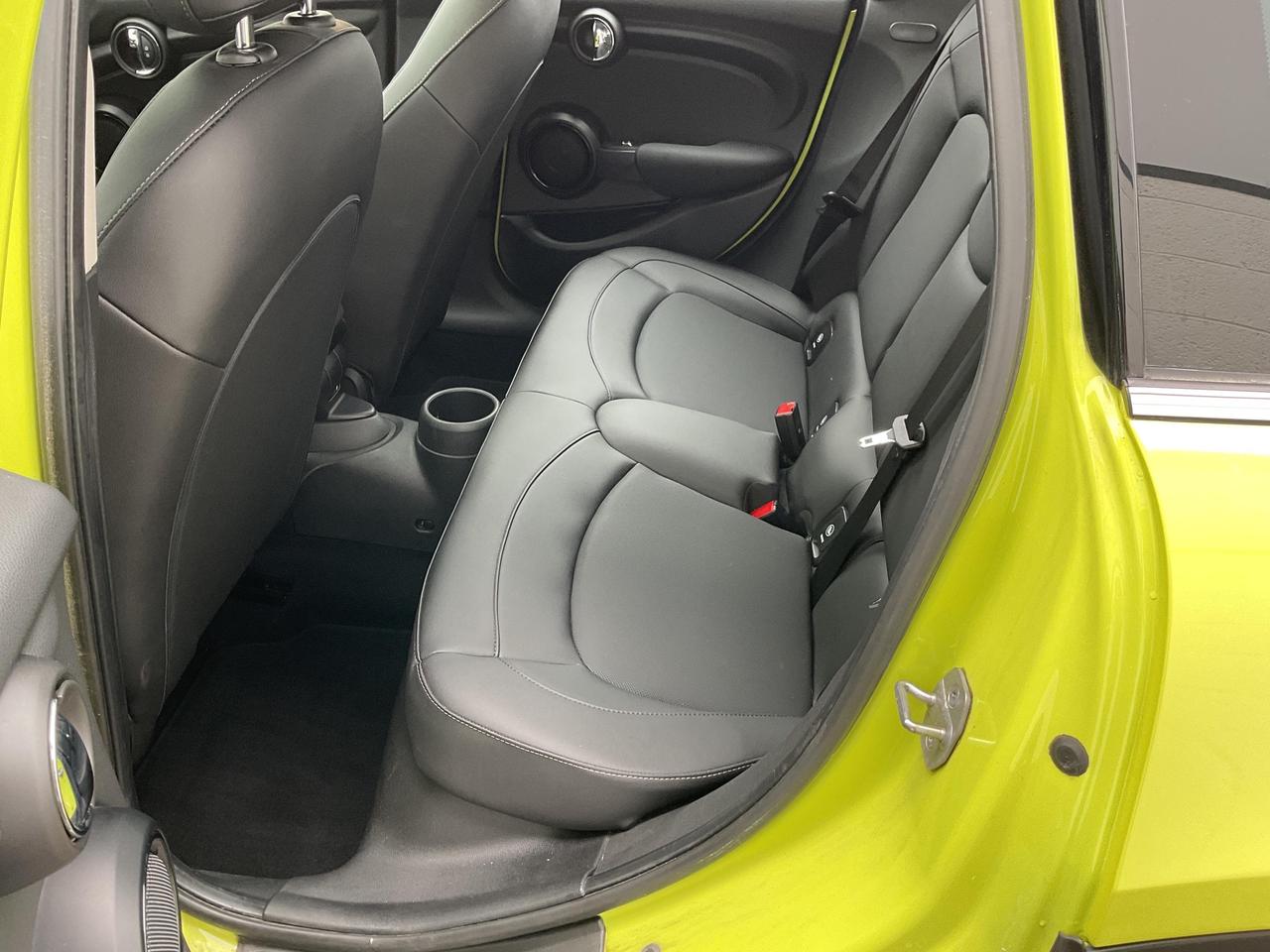 2023 MINI 5 Door Cooper 4dr Hatchback Photo