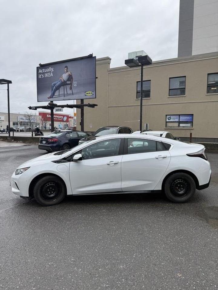 2018 Chevrolet Volt Premier 4dr Hatchback Photo3
