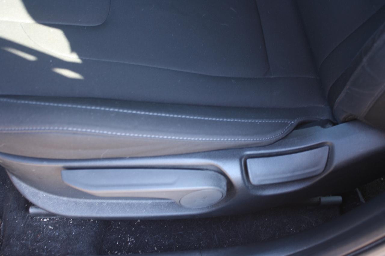 2021 Hyundai Elantra Preferred IVT Photo